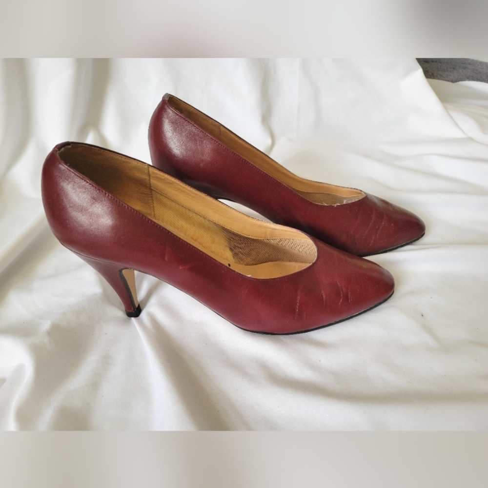 Vintage Aigner burgundy pumps,  80s leather  heels
